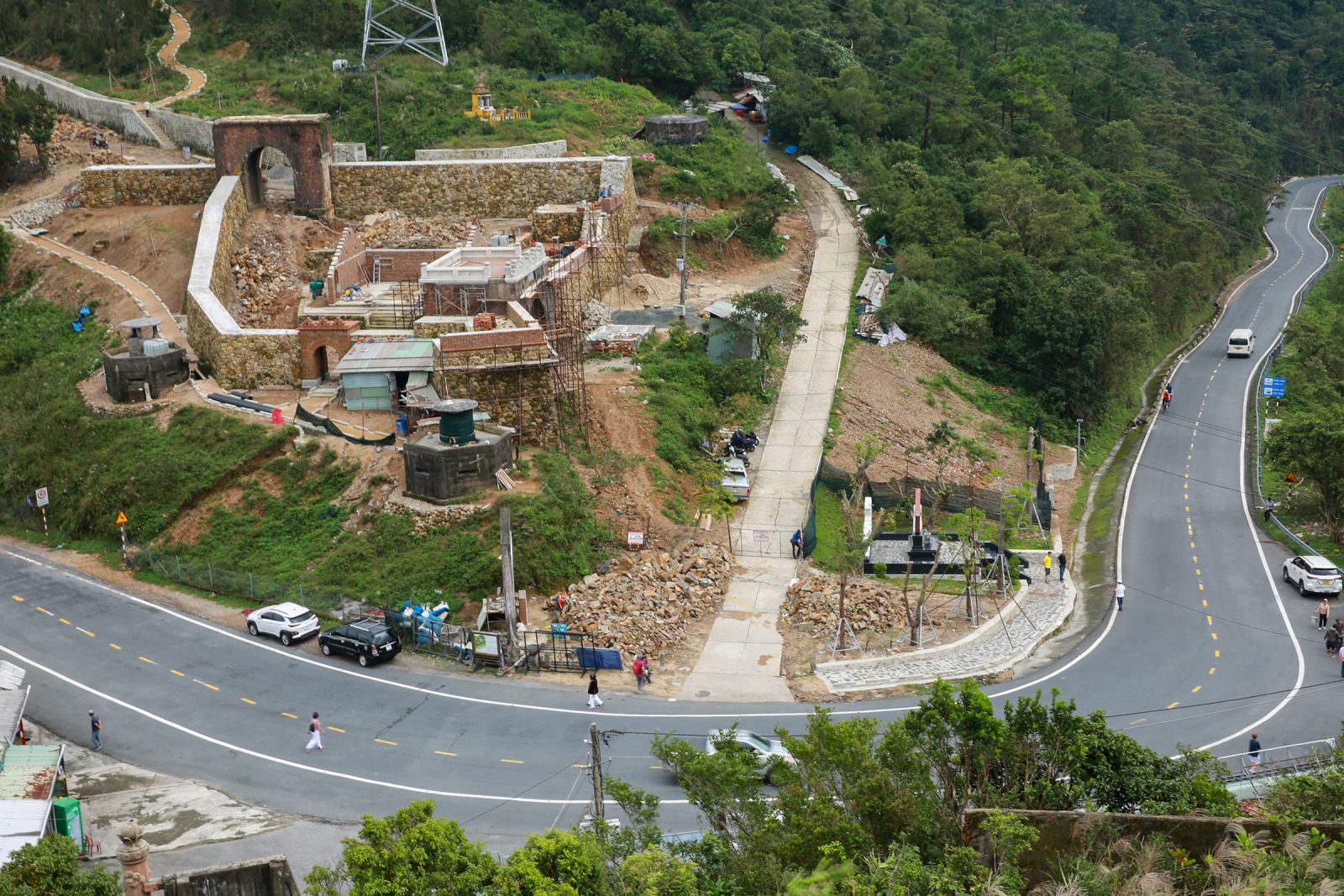 Abandoned Nguyen Dynasty relic atop Hai Van Pass gets back into shape