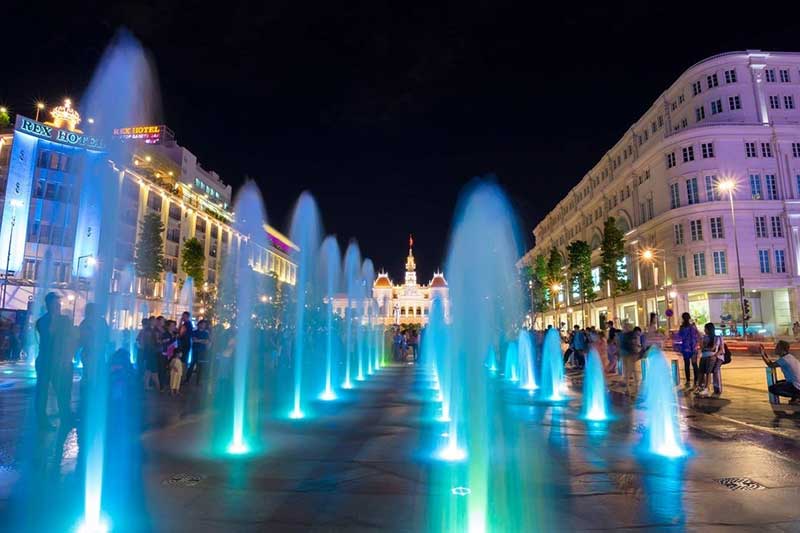 أفضل و أحسن ٦ شوارع سياحية في مدينة هو تشي منه لزيارتهم