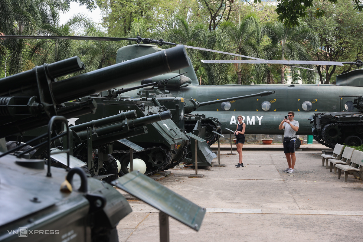 Tourists flock to war museum decades after armistice