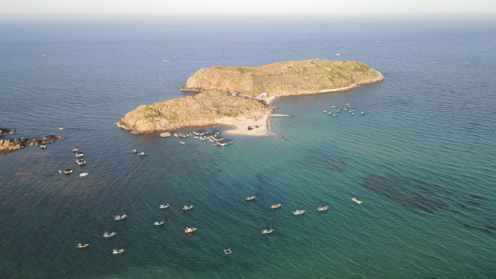 الجمال البري لجزيرة هون خو في كوي نون