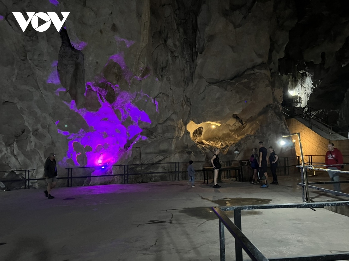 Discover Military Hospital Cave on Cat Ba Island