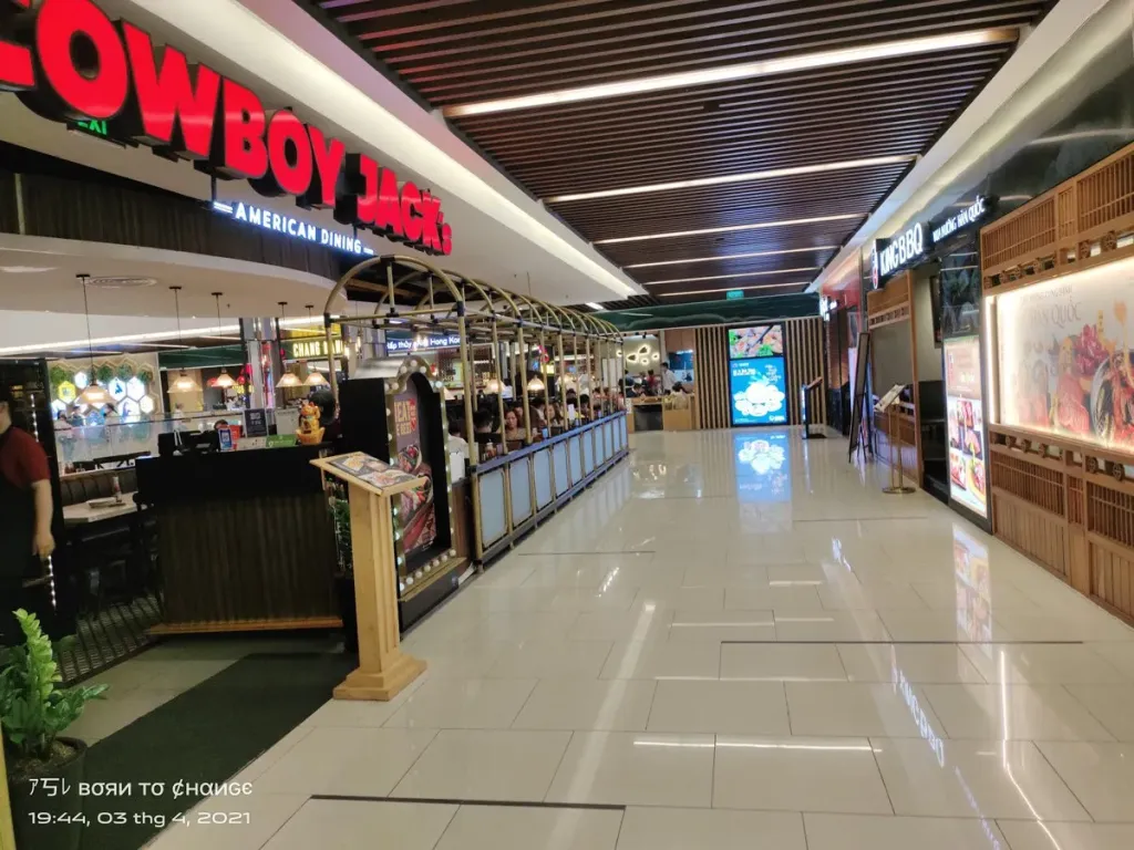 أفضل و أحسن ١٥ مول و مركز للتسوق في مدينة هو تشي منه لزيارتهم