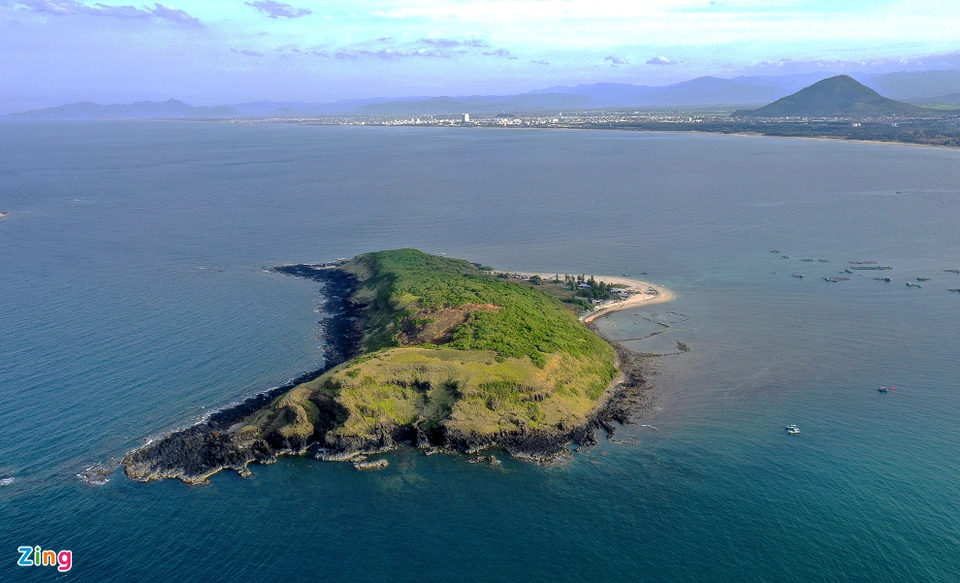 Hòn đảo hình con chim ở Phú Yên