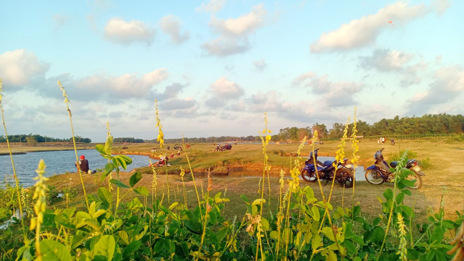 Đến với "ốc đảo" Vạn Buồng (Quảng Nam)