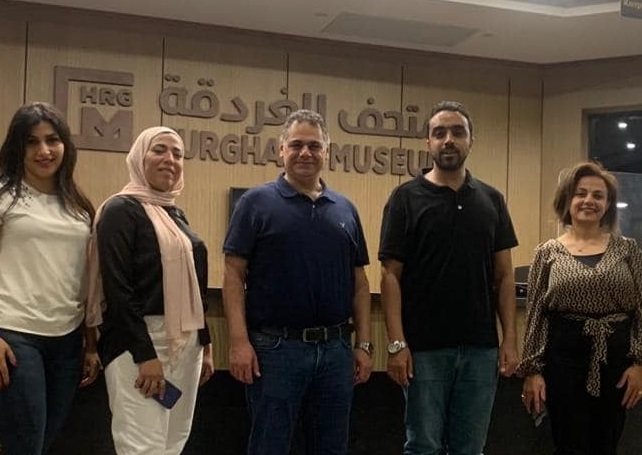 مساعد وزير السياحة والآثار يتفقد متحف الغردقة