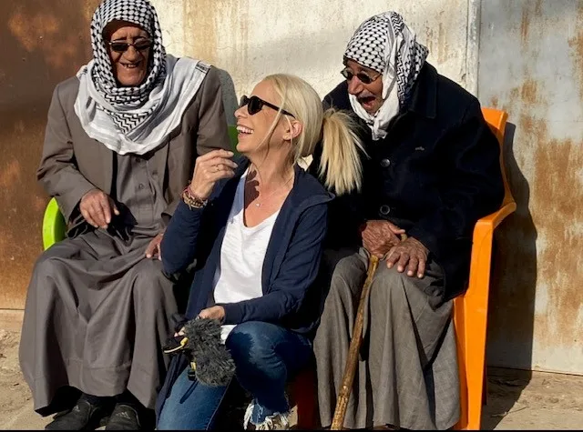 حذّرها البعض من خطورة رحلتها.. اسكتلندية تستكشف العراق بمفردها لـ4 أشهر